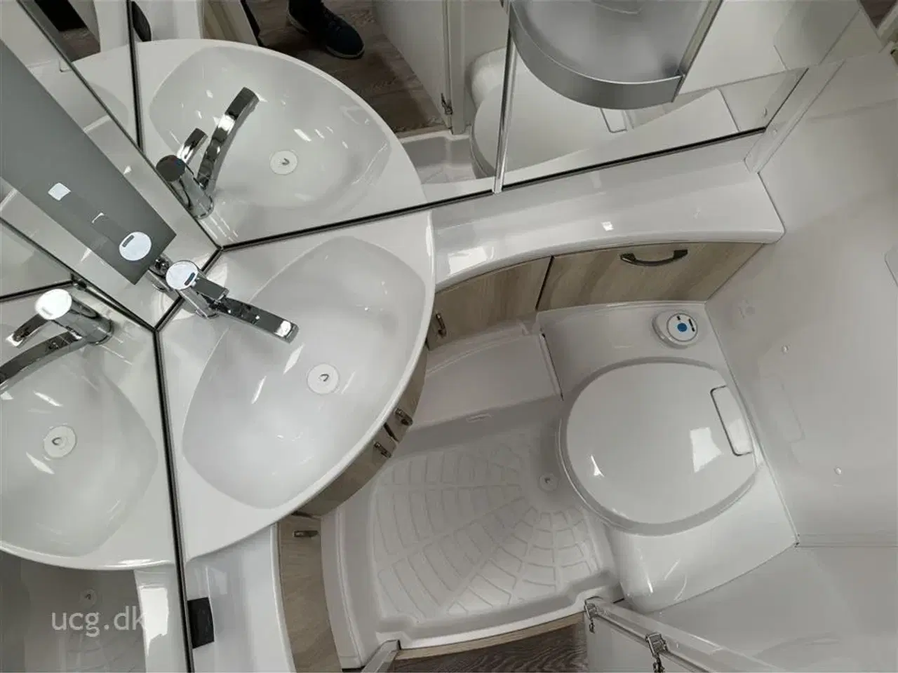 Billede 7 - 2025 - Hobby De Luxe 460 LU   Prisen er inkl. klargøring, gastest, fugttest, syn og nummerplade.