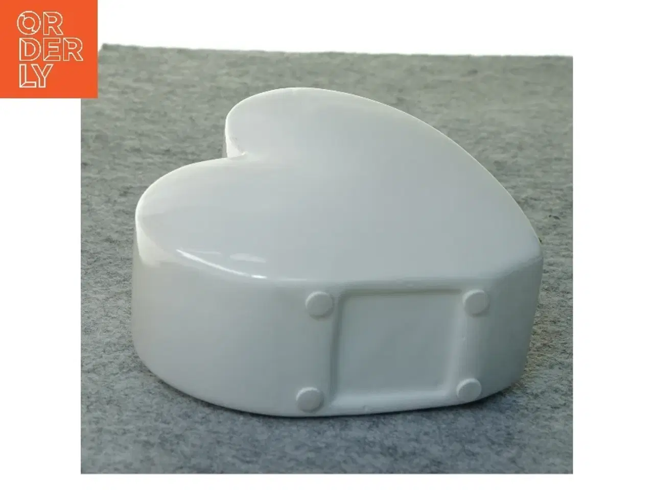 Billede 4 - Porcelæns vase, hjerte form (str. 12 x 13 x 6 cm)