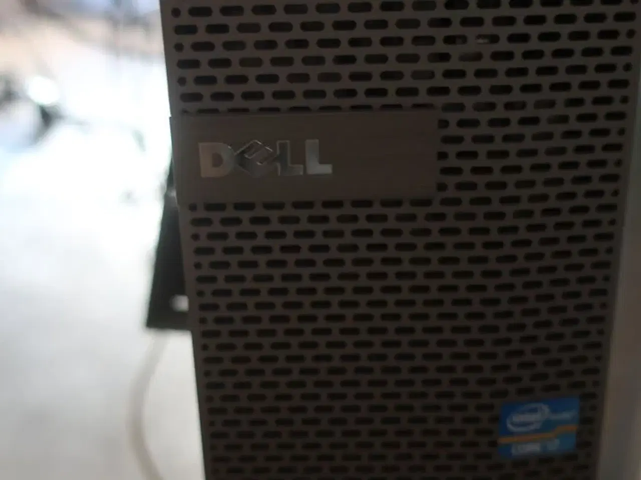 Billede 6 - 2 stk. computerskærme DELL, tastatur og mus samt computer DELL
