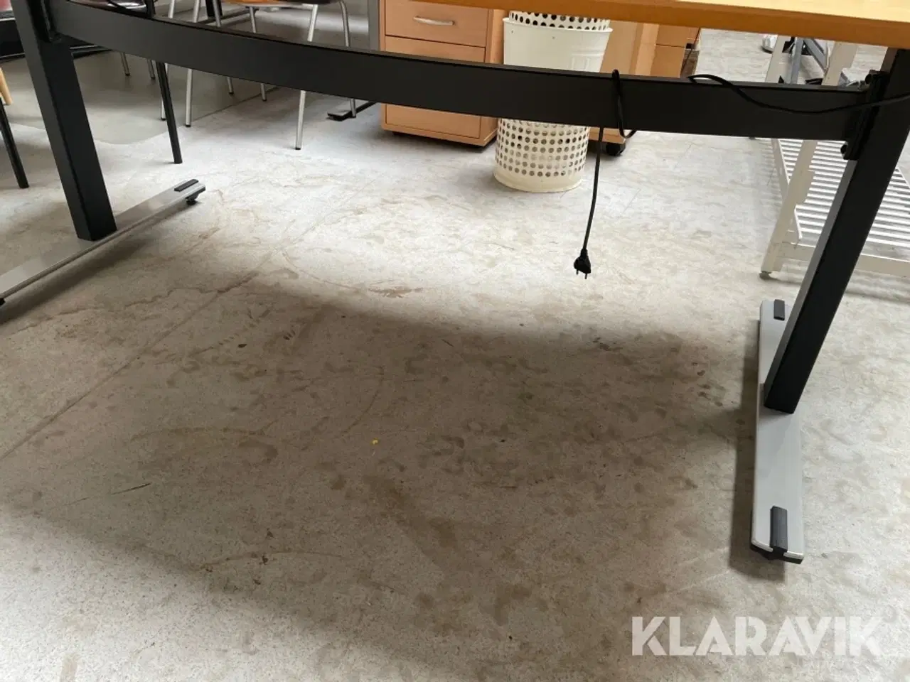Billede 3 - Kontor borde og skabe