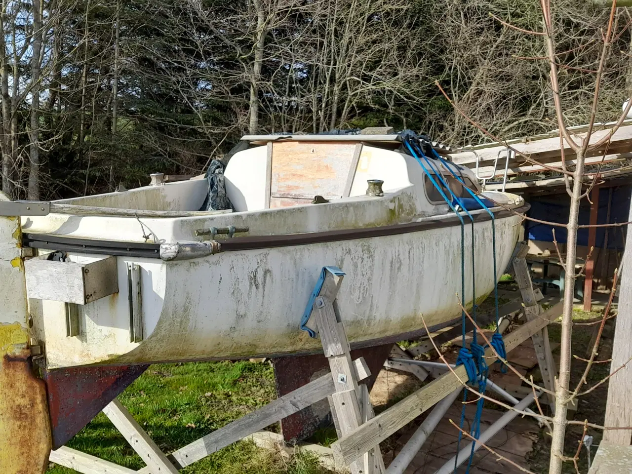 Billede 1 - Båd og båd holder til afhentning 