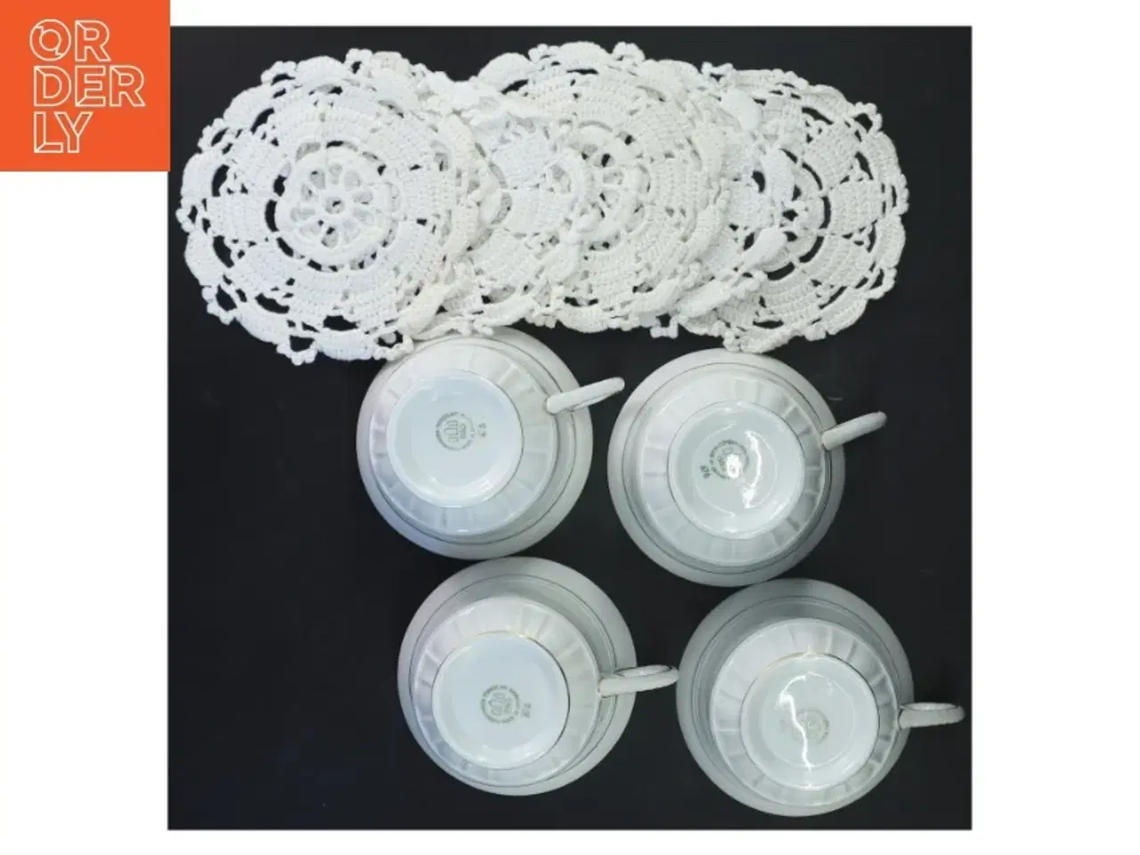 Billede 3 - Porcelænssæt med kopper og tallerkener fra B&G (str. 9x11&ø16 cm)