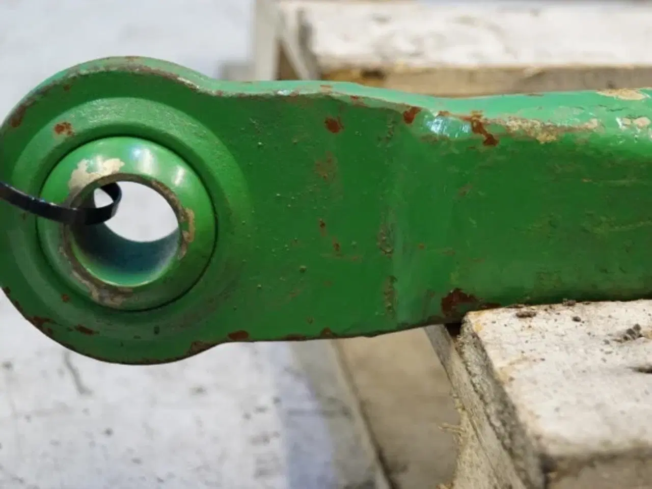 Billede 5 - John Deere 4040 R.H. Liftarm AR80666