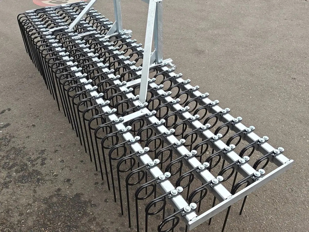 Billede 3 - Anker Bjerre Riven 4-Rækket, 300cm, 3-punkt ophæng Kraftig og effektiv!