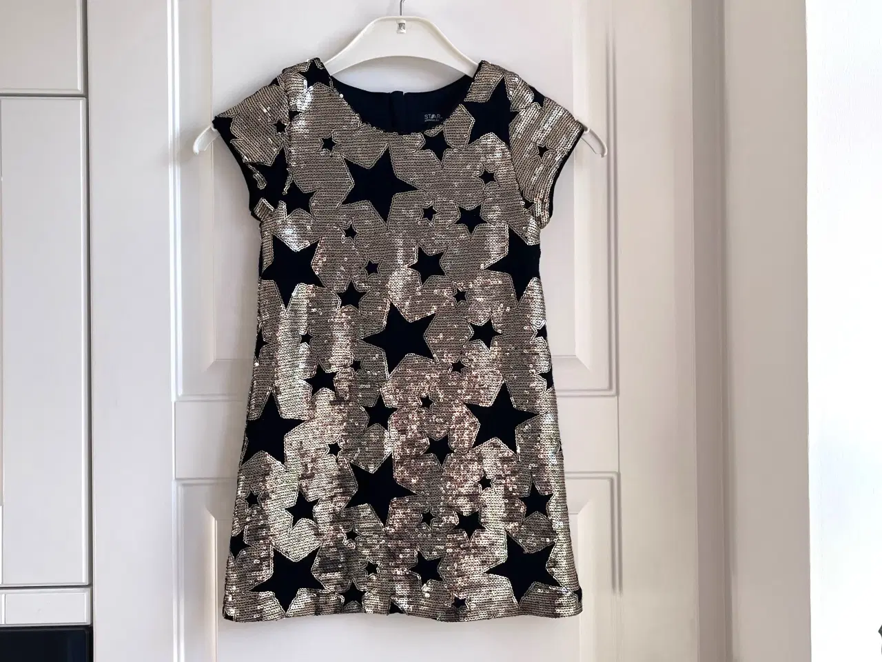 Billede 2 - Kjole, Star by Julien Macdonald, Str 110