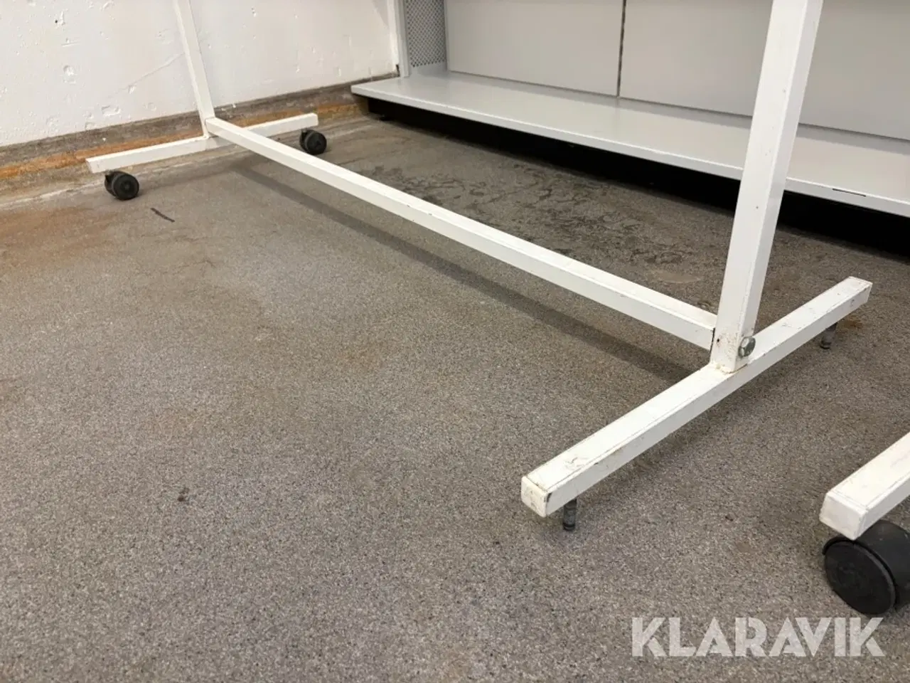 Billede 5 - Butiksinventar / tøjstativer 110 styk