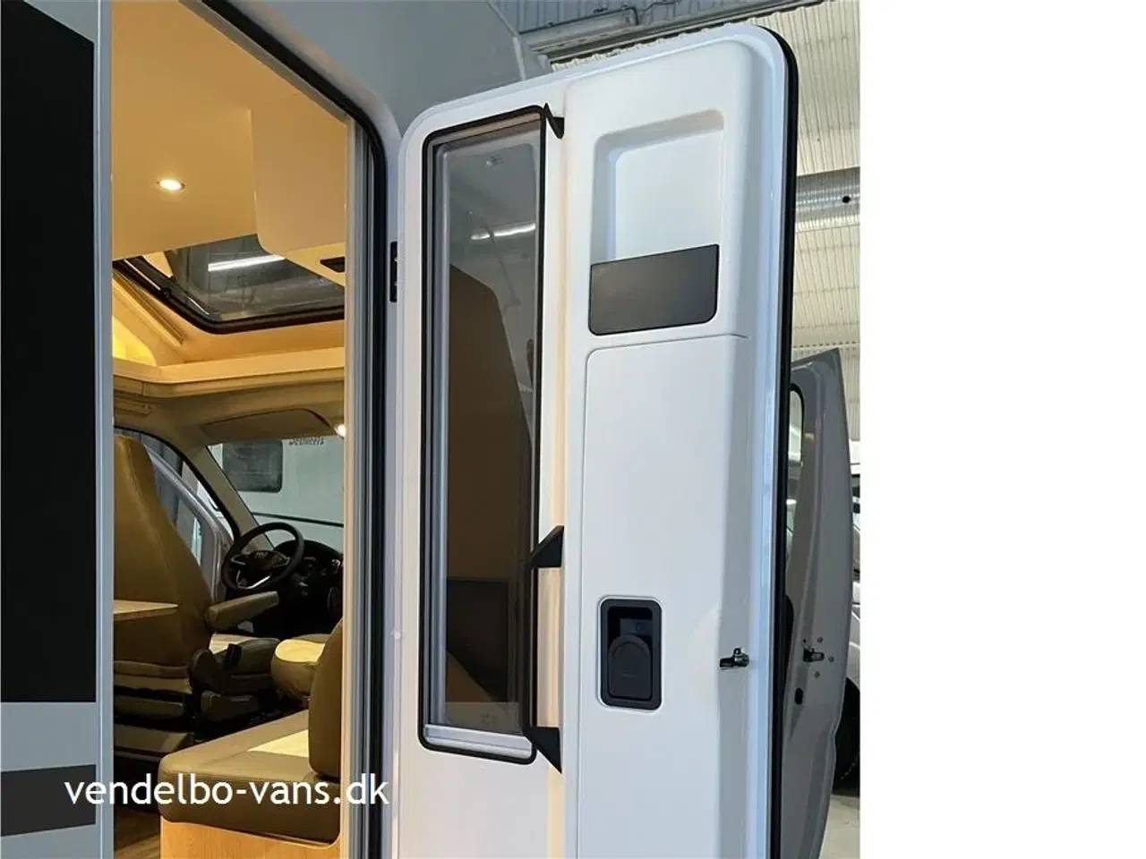 Billede 2 - 2026 - SunLight T 66 Aut. Enkeltsenge med en længde på kun 6,99 m- sænkeseng - 5. selepladser