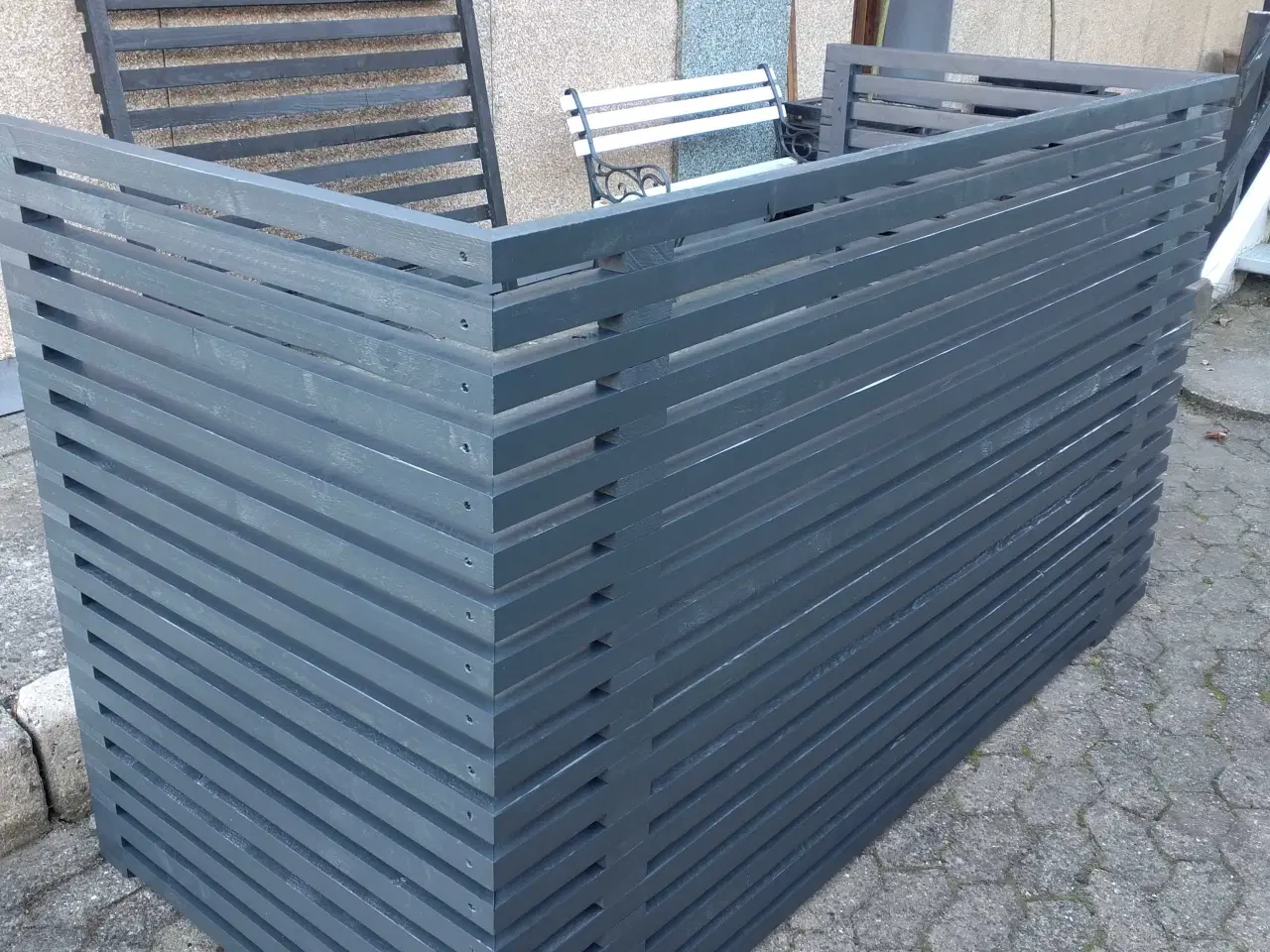 Billede 6 - Bruges også som varmepumpe skjuler. Skraldeskjul.