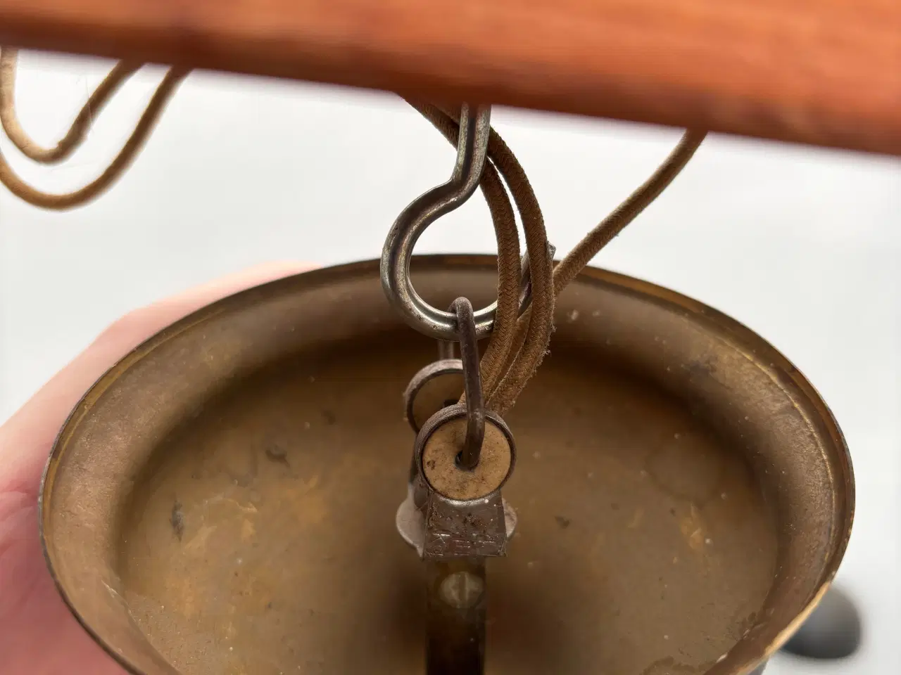 Billede 8 - KLASSISK ANTIK LYSEKRONE – Messing og Ægte Krystal