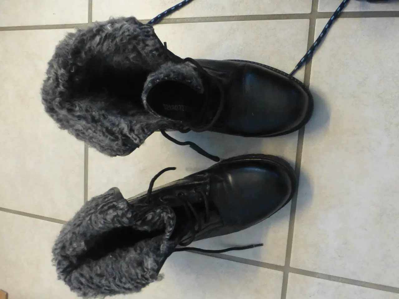 Billede 1 - Støvler Nye og Lidt Brugte 5 forskellige sæt