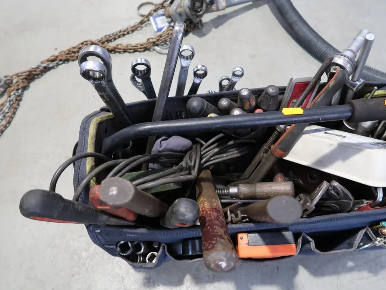 Billede 2 - Værktøjstaske med div. Værktøj