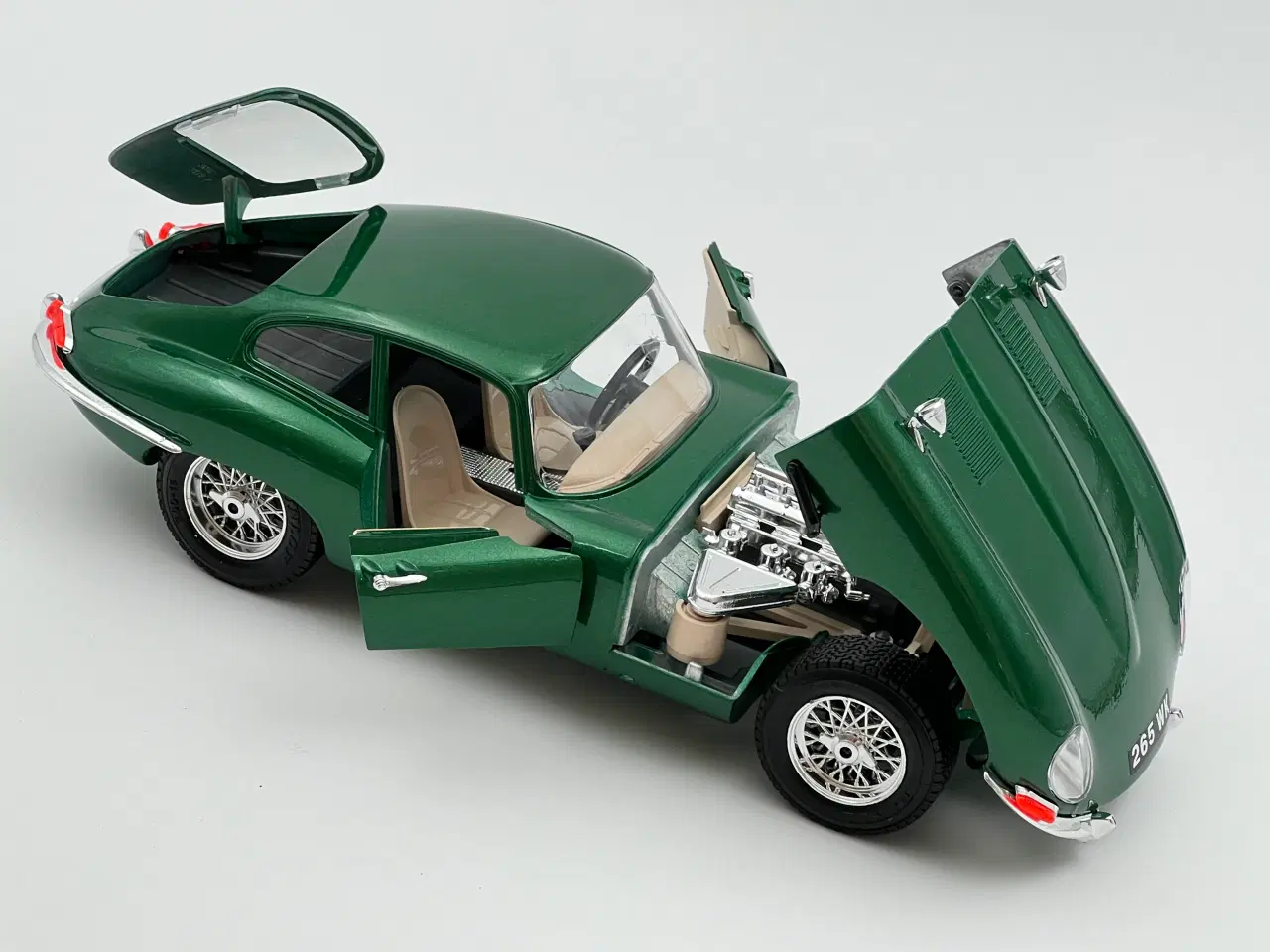 Billede 4 - 1961 Jaguar E-Type Coupe - 1:18