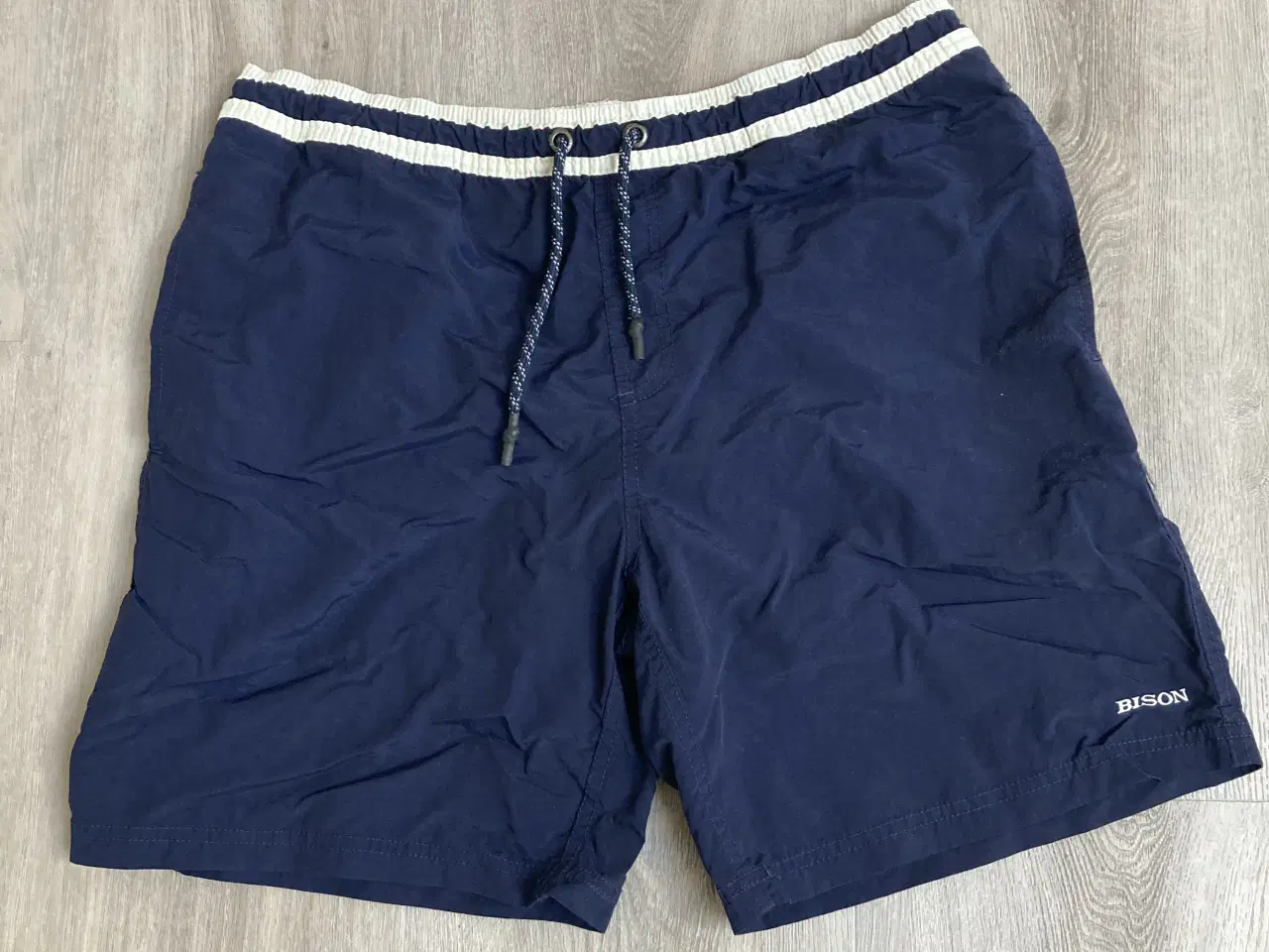 Billede 1 - Blå badeshorts str. XXL fra Bison