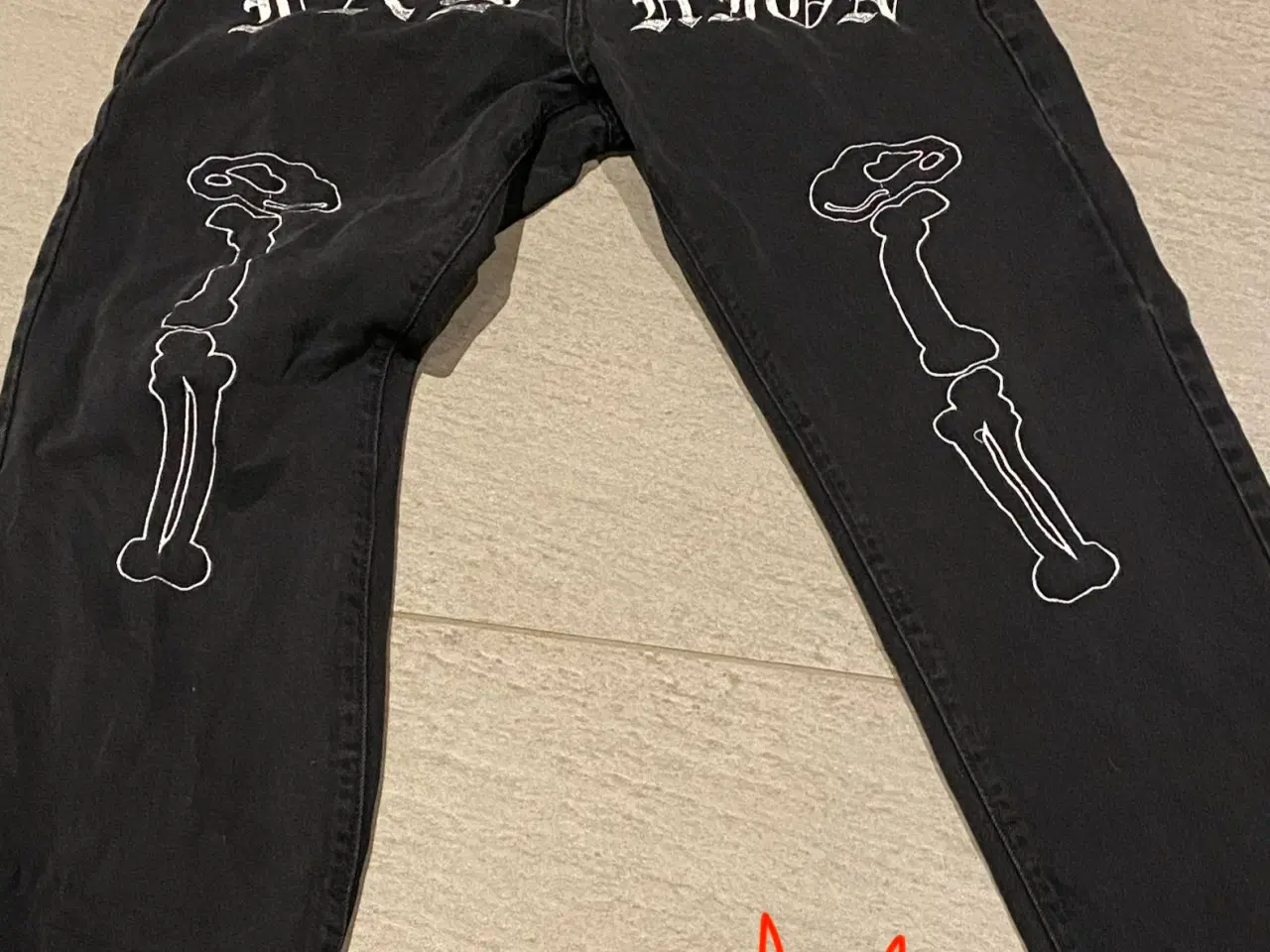 Billede 4 - Super seje bukser og T shirts