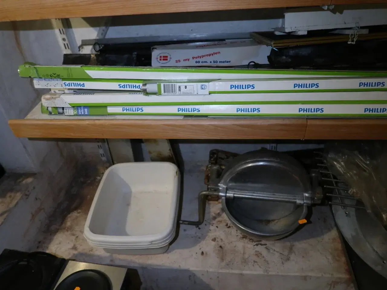 Billede 4 - Div. forme, lysstofrør, bageritilbehør m.m.