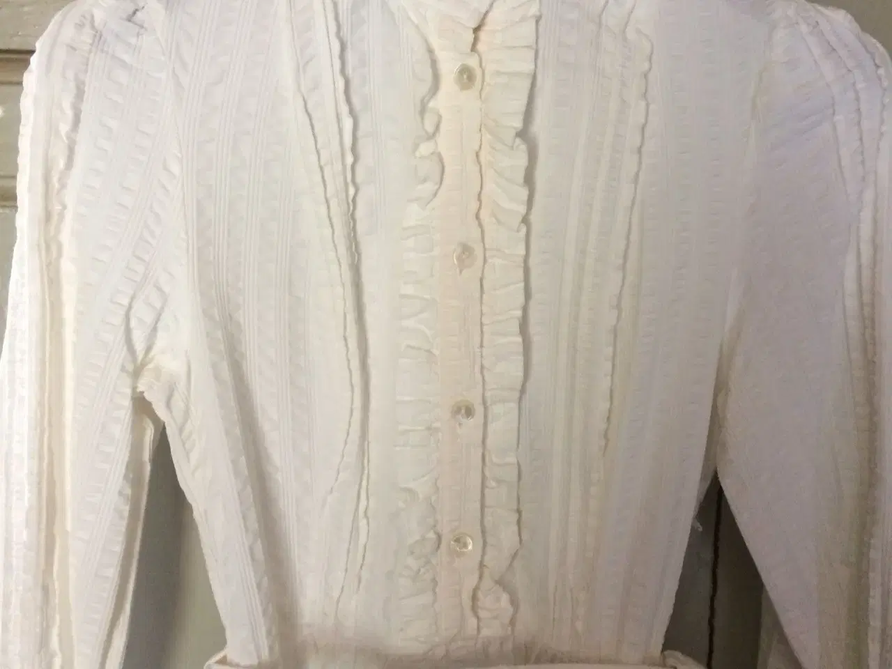 Billede 2 - Lang, hvid kjole