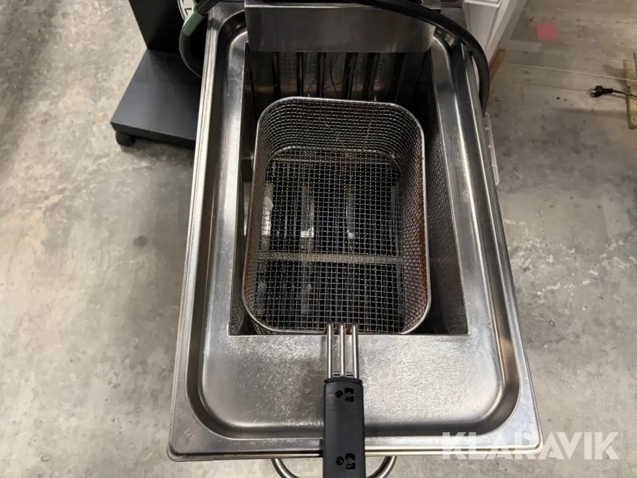 Billede 7 - Grill- og fastfoodstation komplet med friture, stegeplade, rullebrødrister, kontaktgrill og rustfrit arbejdsbord