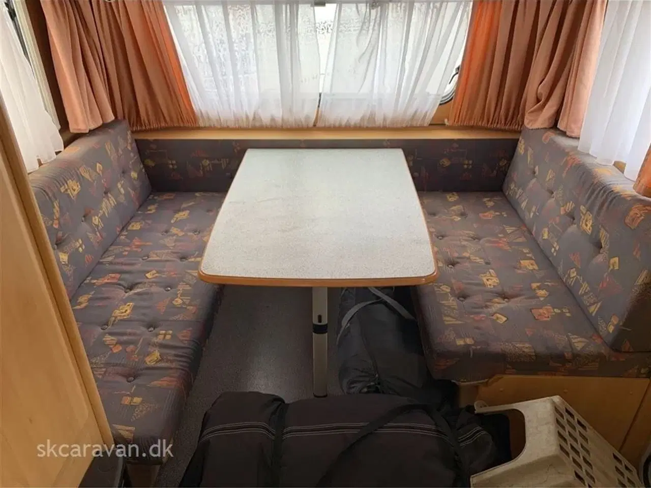 Billede 5 - 1999 - Dethleffs Camper 430 T   God begynder vogn med dobl seng og luftfortelt