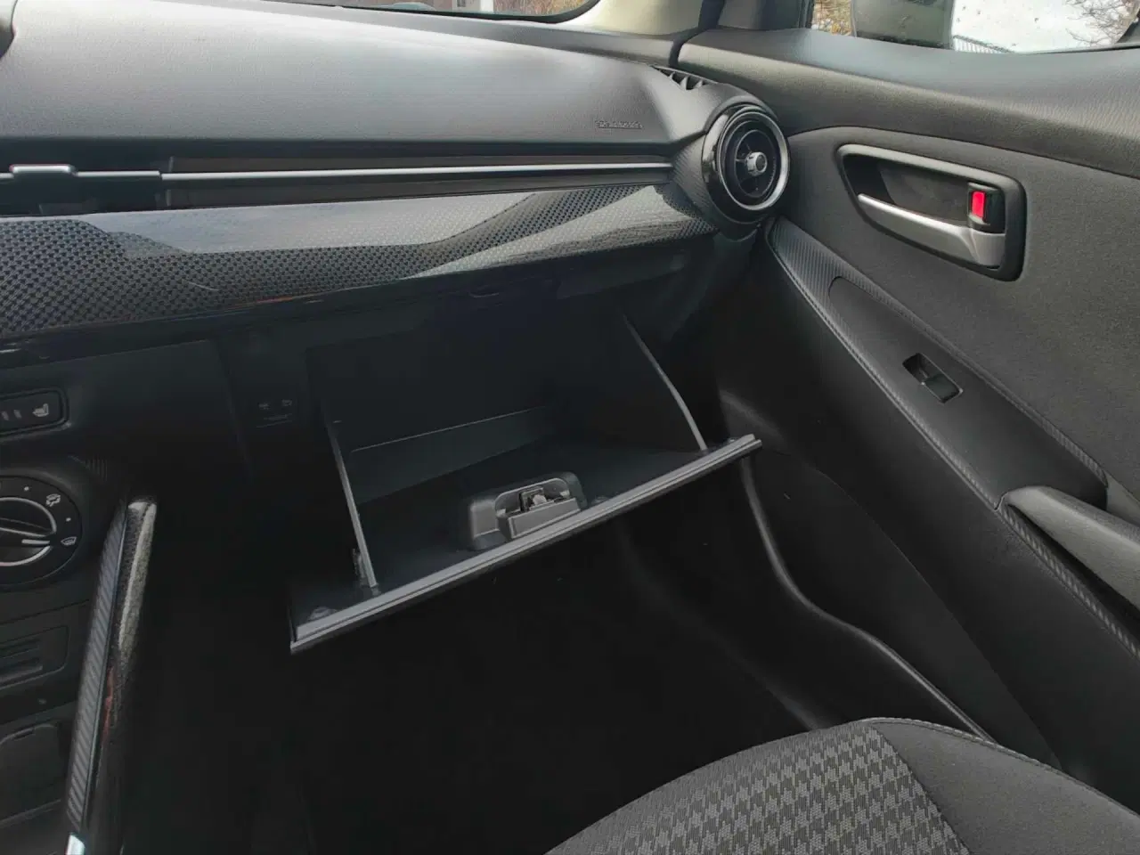 Billede 12 - Velholdt Mazda 2