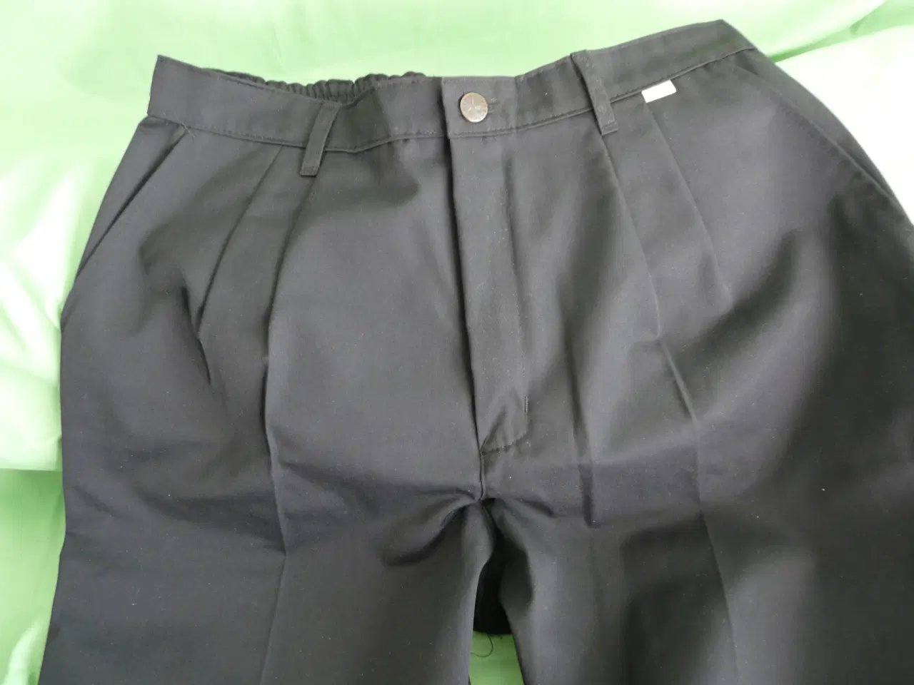 Billede 2 - Nybo workwear sorte bukser i str S eller str M