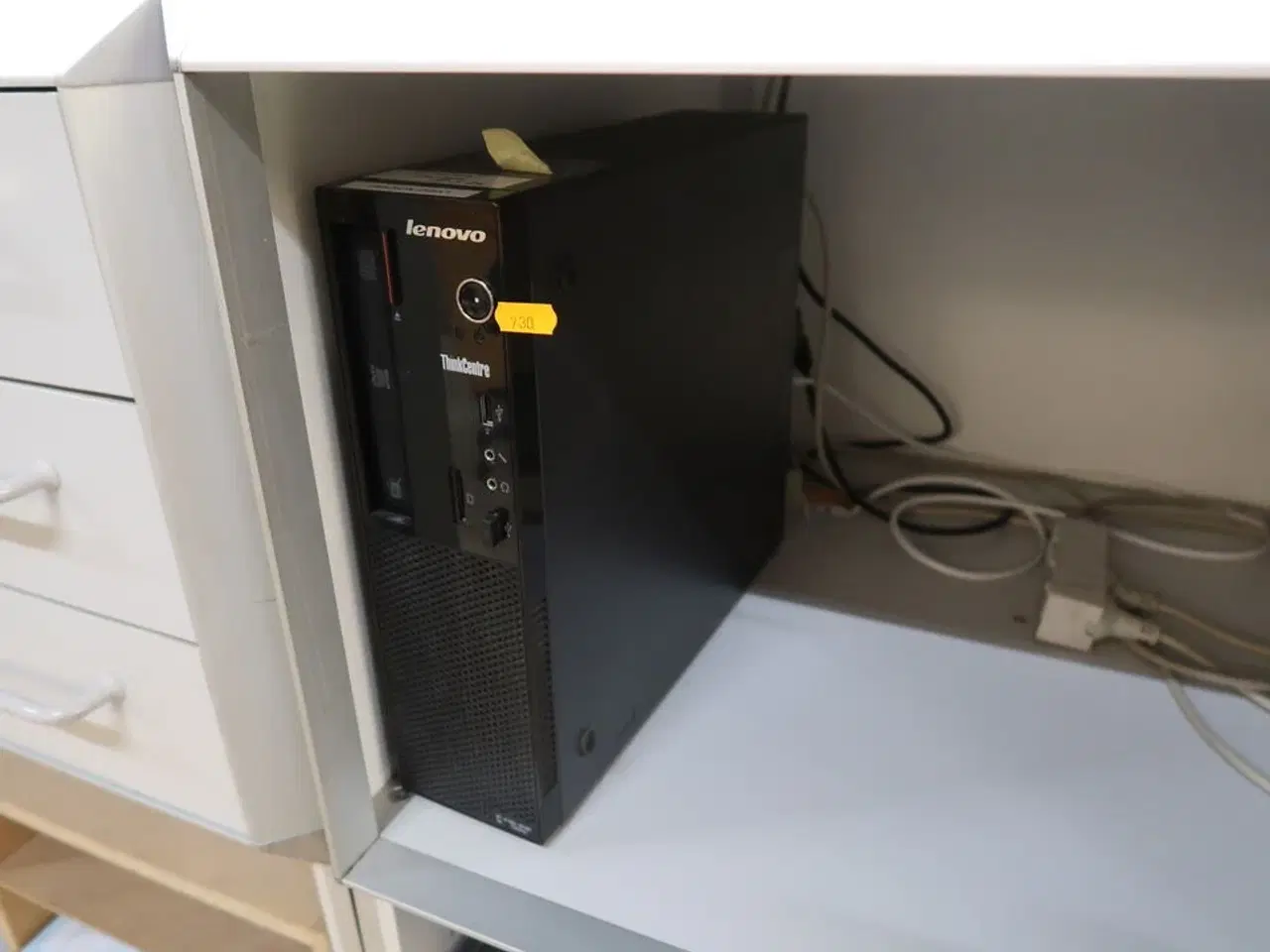 Billede 3 - Computerskærm DEL P2419H med computer, tastatur og mus