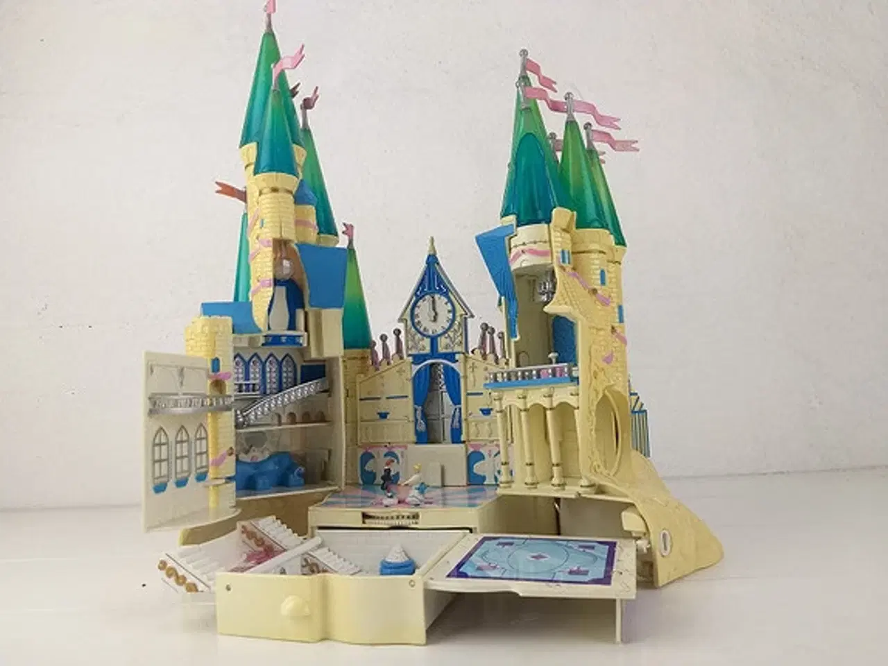 Billede 7 - Vintage 1996 Cinderella star castle