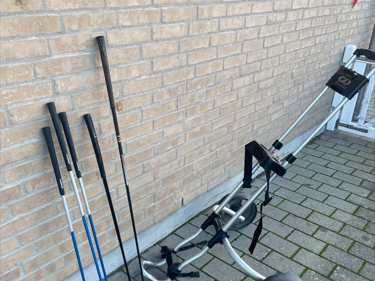 Billede 1 - Golfvogn og startkit til børn