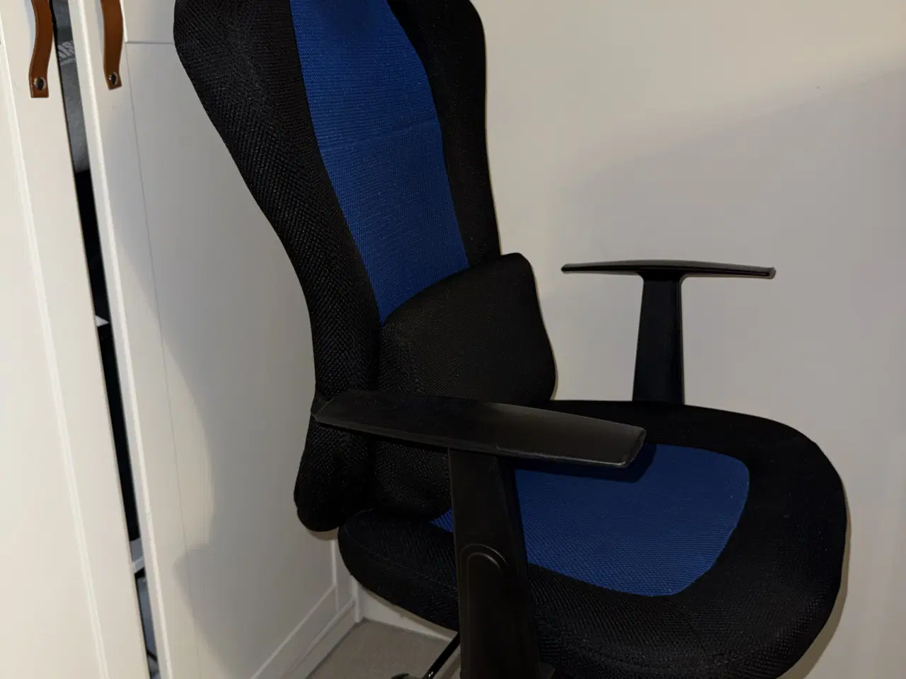 Billede 8 - Super flot skrivebord mrk. Micke