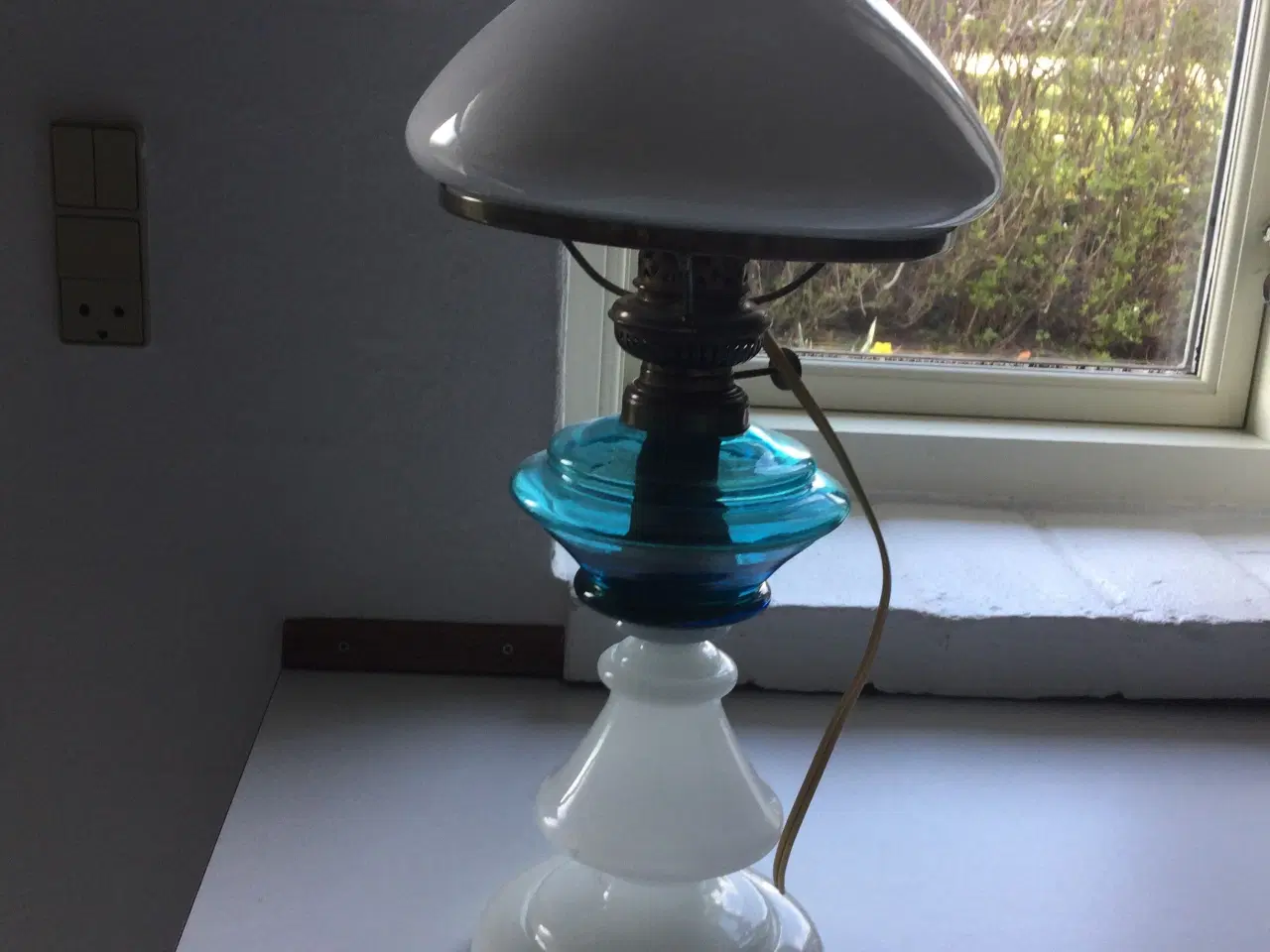 Billede 1 - Petrolium lampe med elektrisk lys