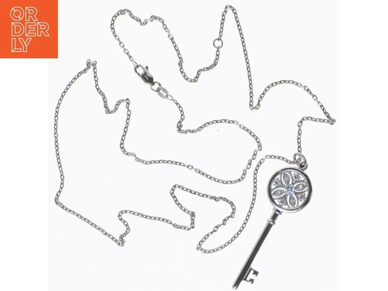 Billede 2 - Sølvfarvet nøgle halskæde (str. Ø 21 cm)