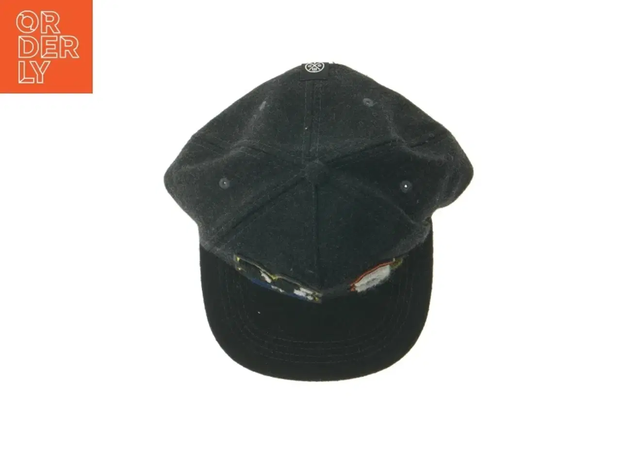 Billede 4 - Sort kasket med patches fra Molo (str. Ø 17 cm)