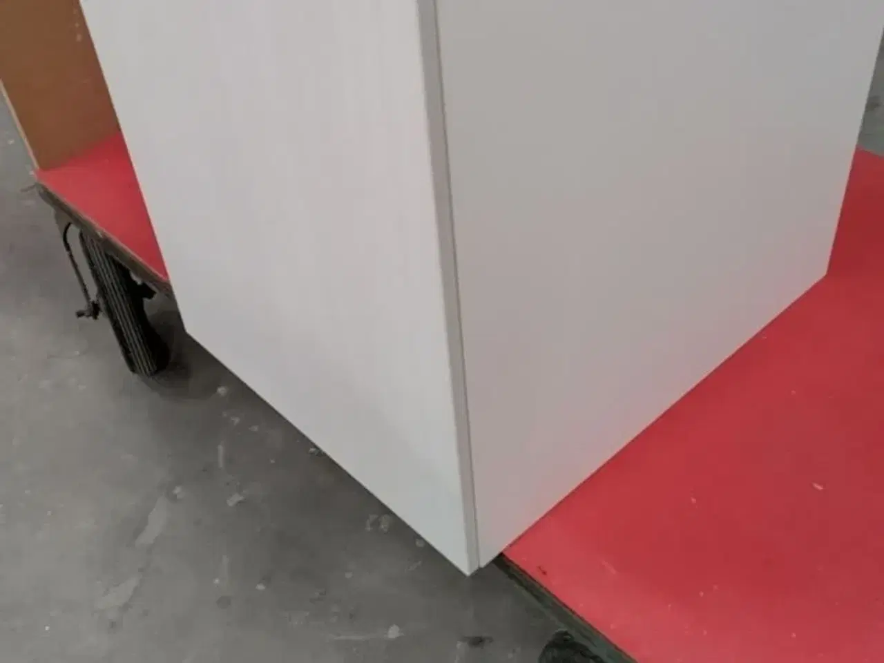 Billede 1 - 4 stk. usamlet underskabe H: 70,4 x B: 50 x D: 60,0 med låge og 4 hylder