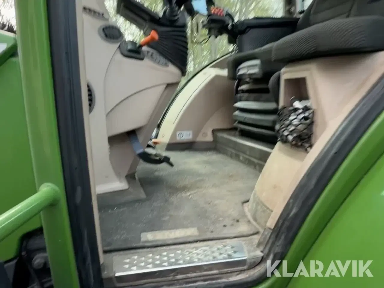 Billede 11 - Traktor Fendt 724 Vario med armklipper/rabatklipper