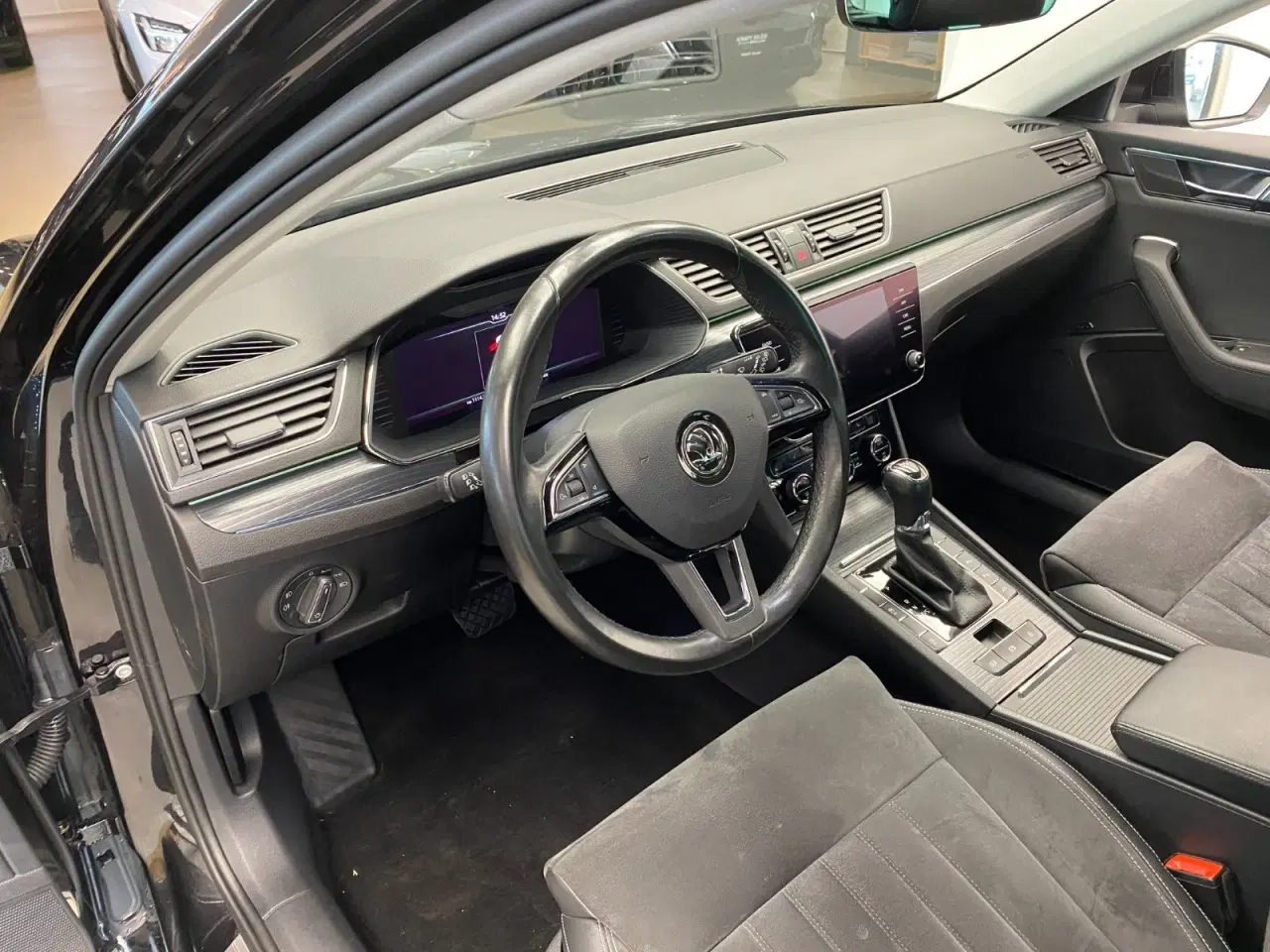 Billede 9 - Skoda Superb 2,0 TDi 190 Business Executive Combi DSG