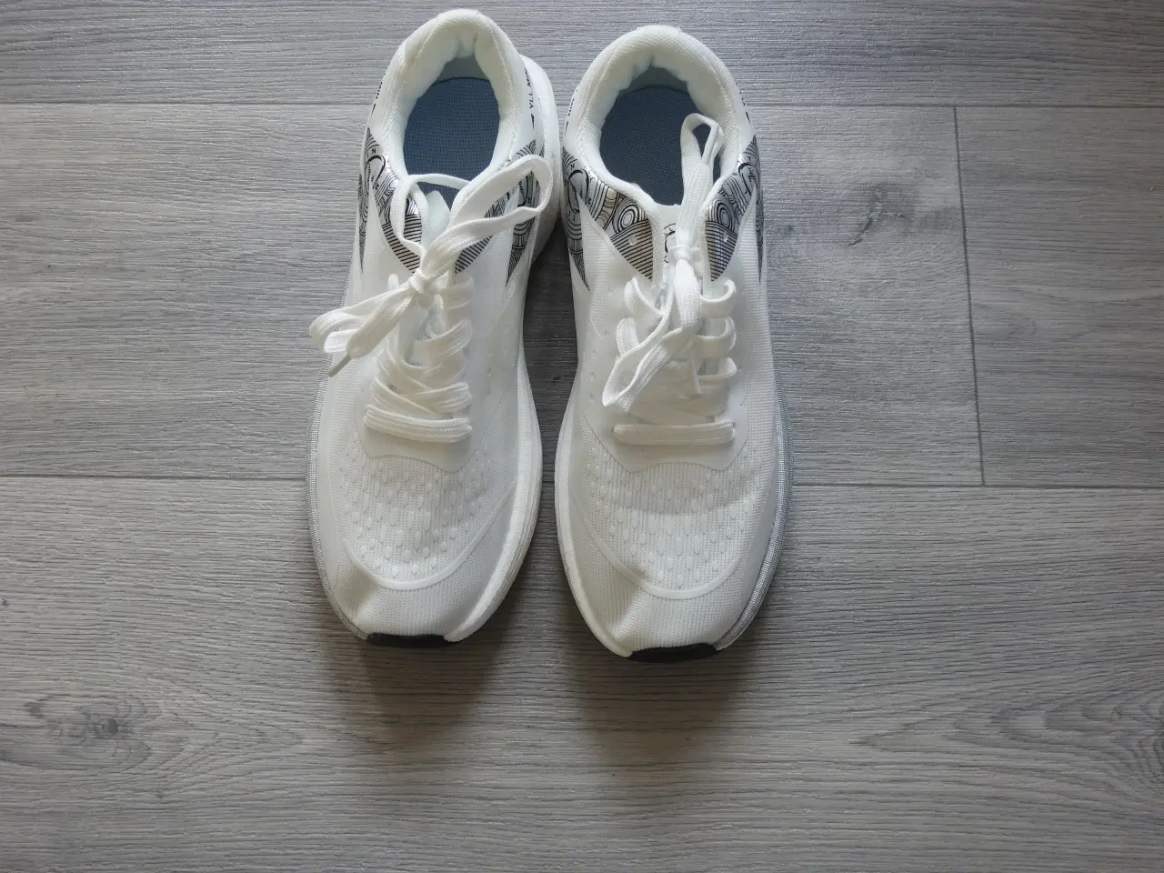 Billede 1 - løbesko i hvid