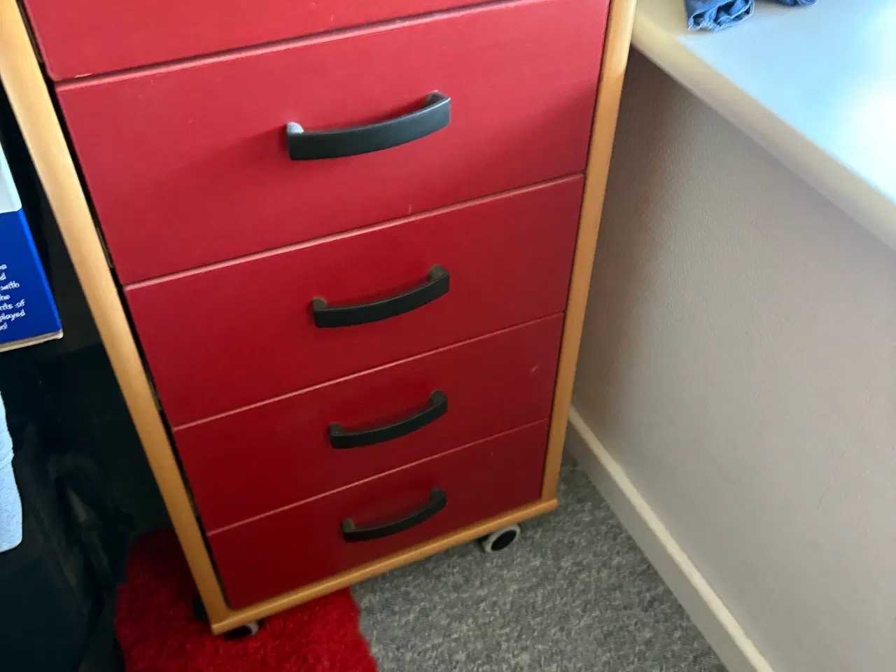Billede 3 - Skuffe kommode på hjul 