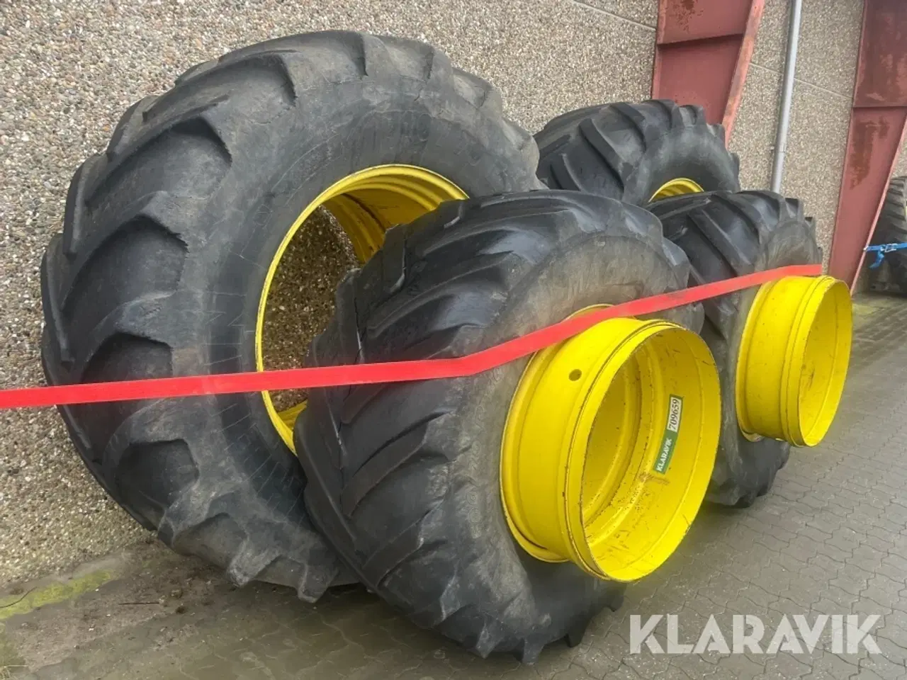 Billede 2 - Tvillinghjul John Deere 1 sæt med låse