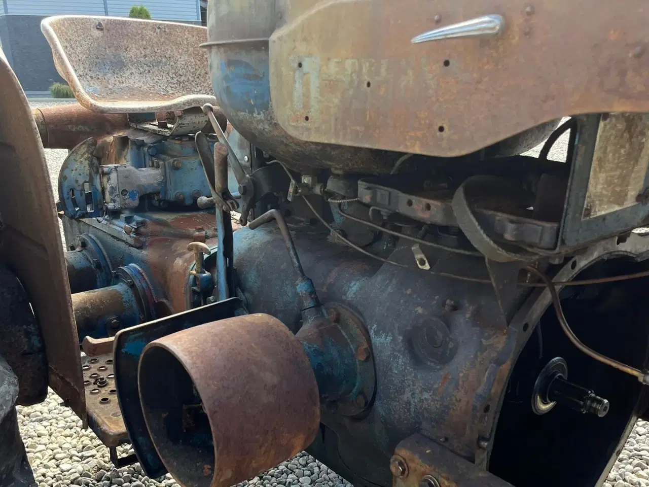 Billede 16 - Fordson Major Motoren mangler, men mange god dele.