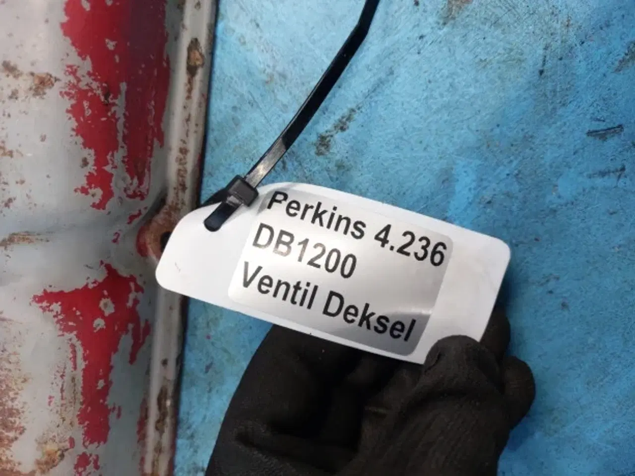 Billede 7 - Dronningborg D1200 Perkins 4.236 Ventildæksel 