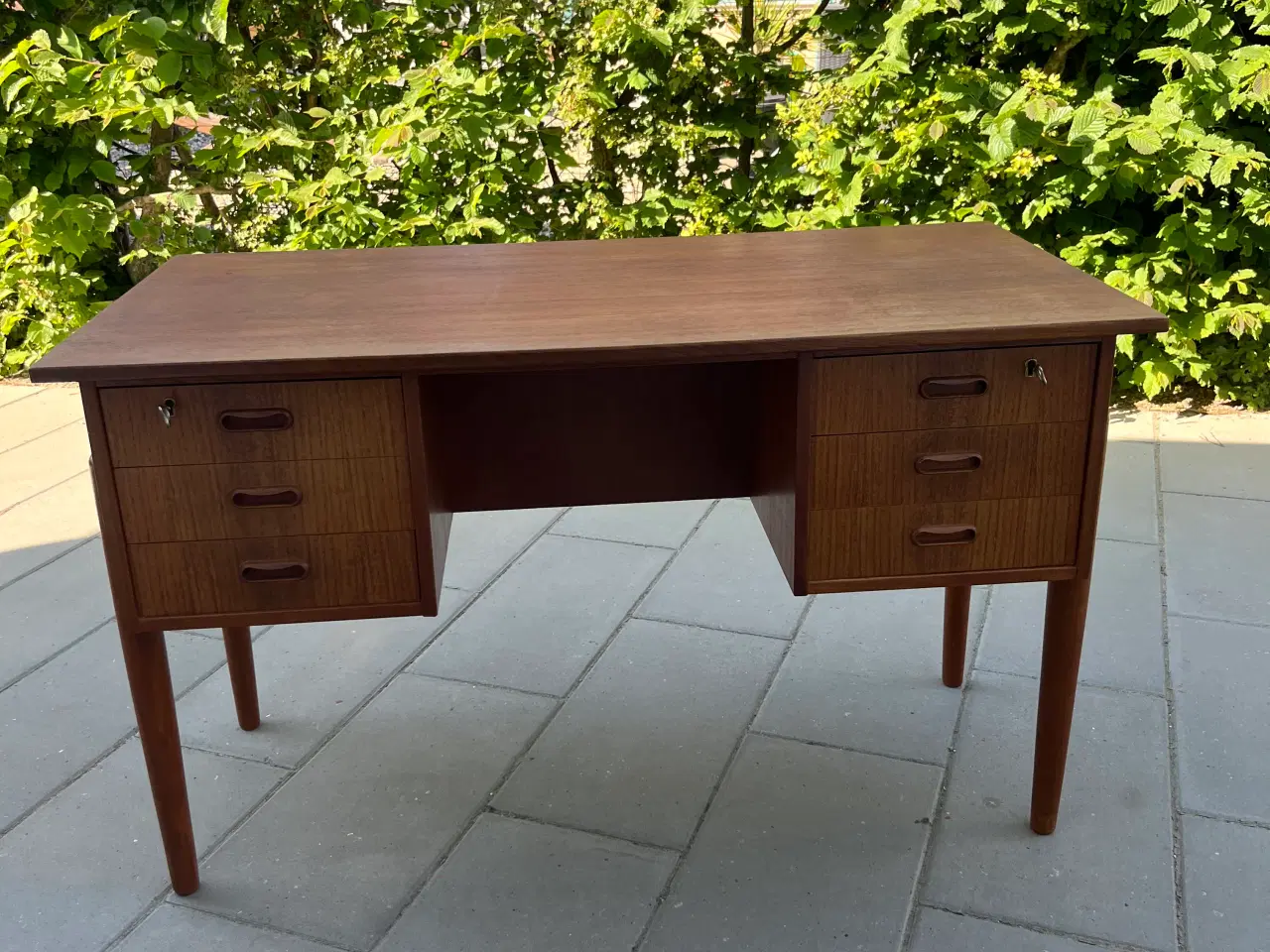 Billede 1 - Skrivebord teaktræ