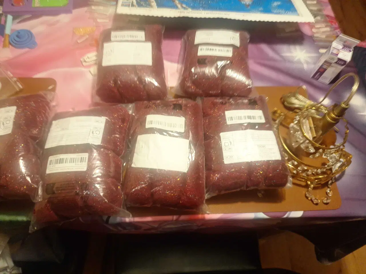 Billede 3 -  Garn  rød seks  pakke 