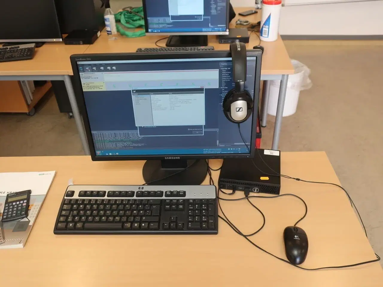 Billede 1 - HP 22" skærm m. tastatur SynchMaster 2243 (PC medfølger ikke)