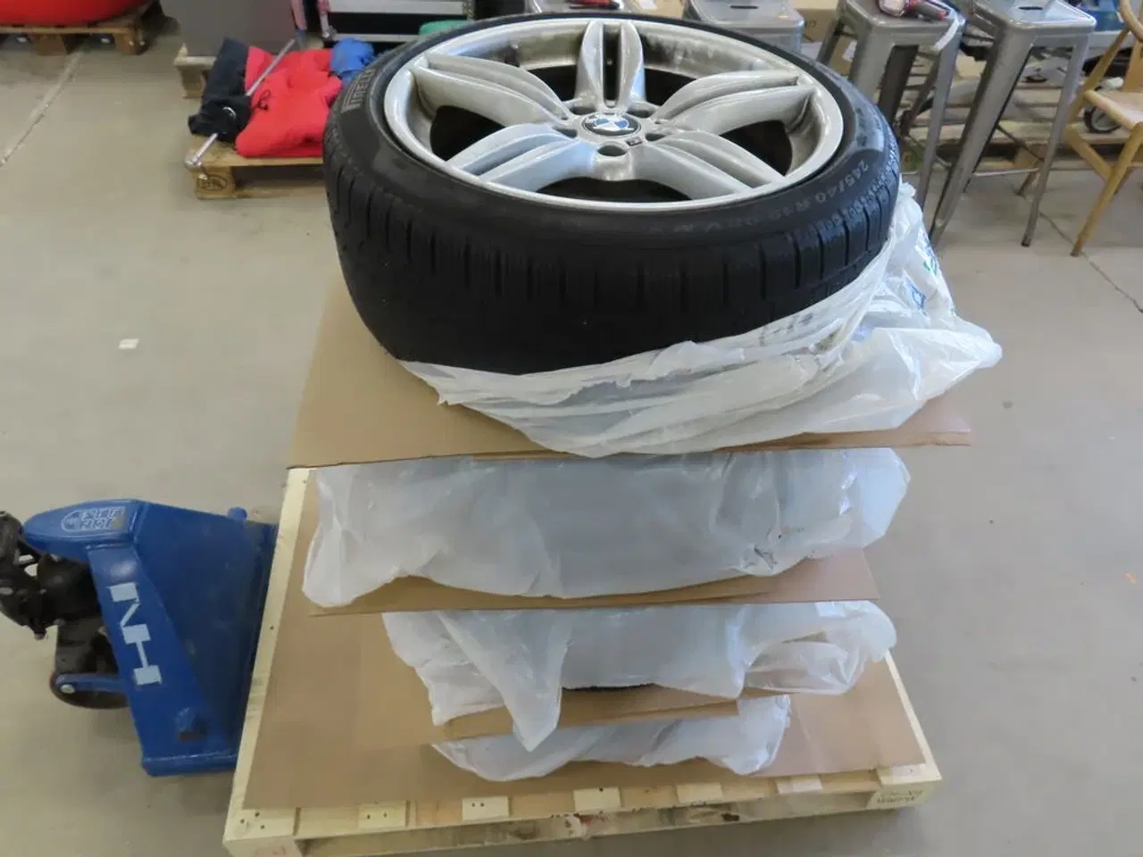 Billede 11 - BMW fælge med PIRELLI vinterdæk til BMW M5