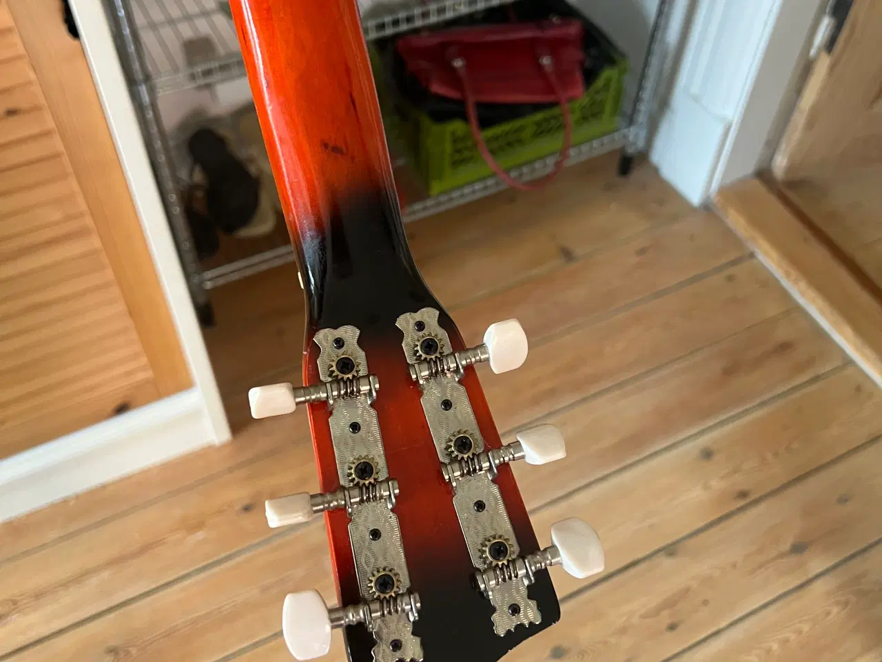Billede 3 - Børneguitar i fin stand