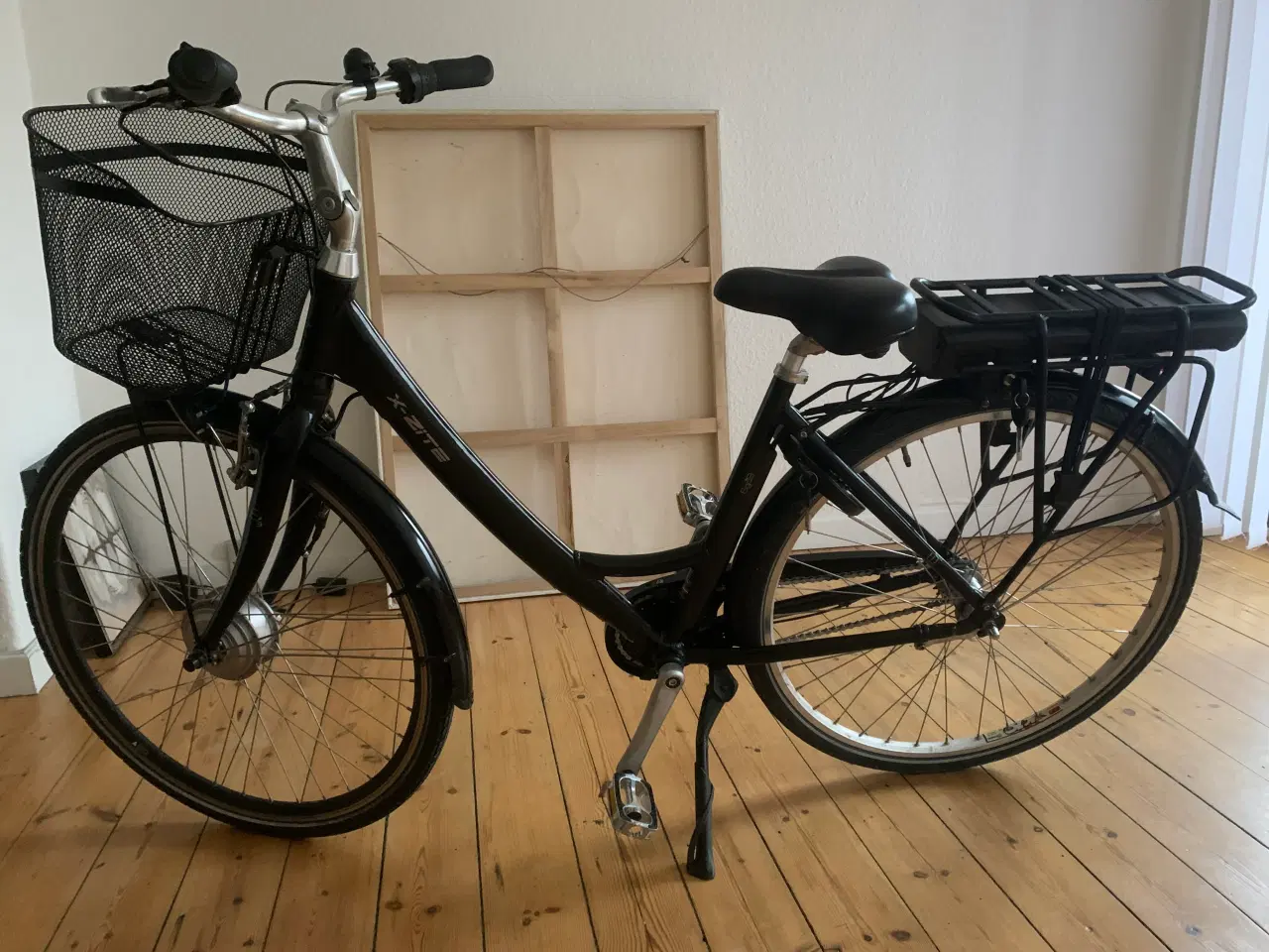 Billede 1 - Nyere xzite dame elcykel