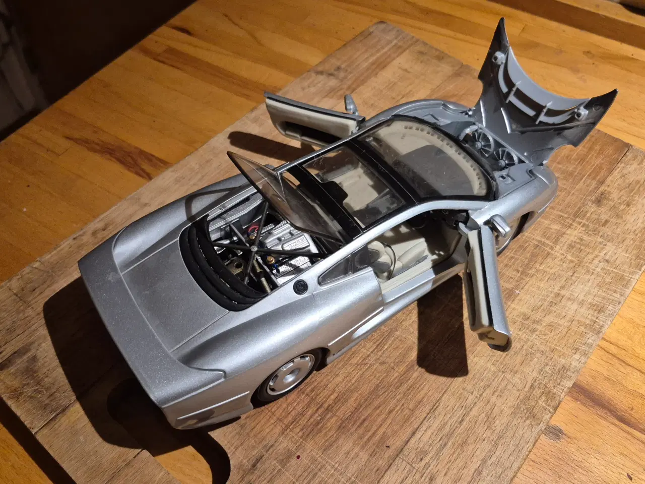 Billede 6 - 3 stk. modelbiler bl.a. 1 Jaguar