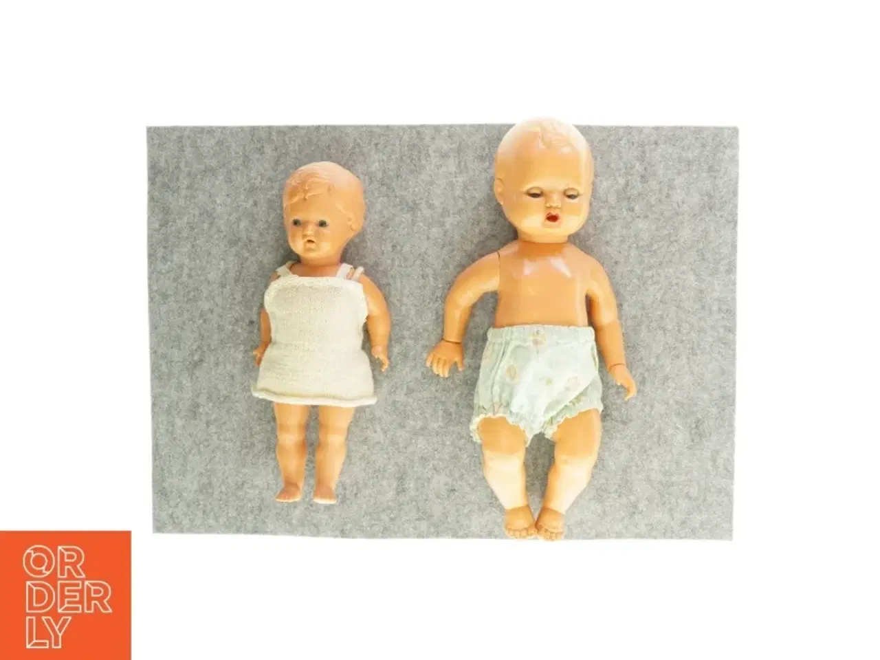 Billede 1 - Babydukker med tøj (2 stk)