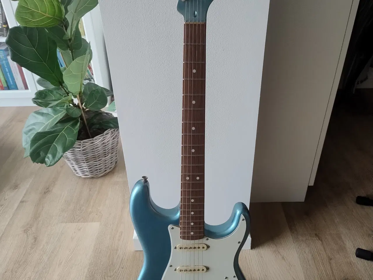 Billede 1 - Classic Vibe 60s Stratocaster, Ice Blue Metal