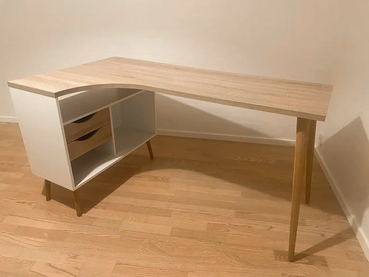 Billede 1 - Skrivebord, vinkelbord med skuffer & træ-bordplade