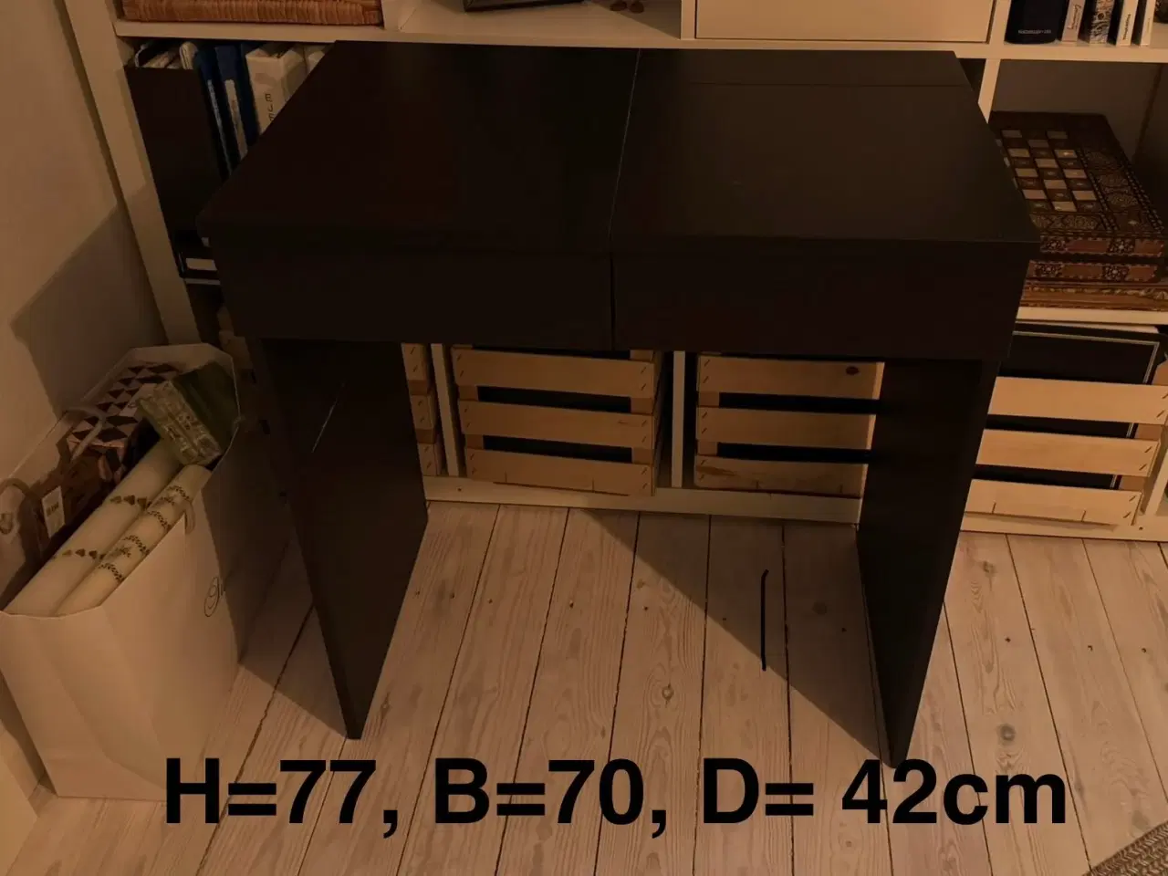 Billede 3 - Skrivebord/sminkebord til børn/unge piger